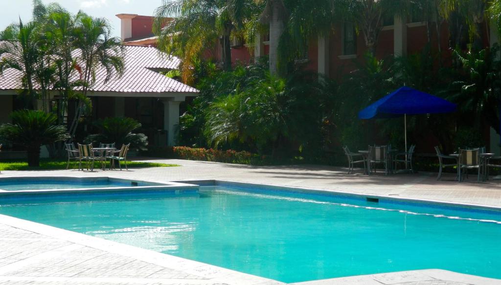 Bazén v ubytování Hotel Santa Maria de Comayagua nebo v jeho okolí