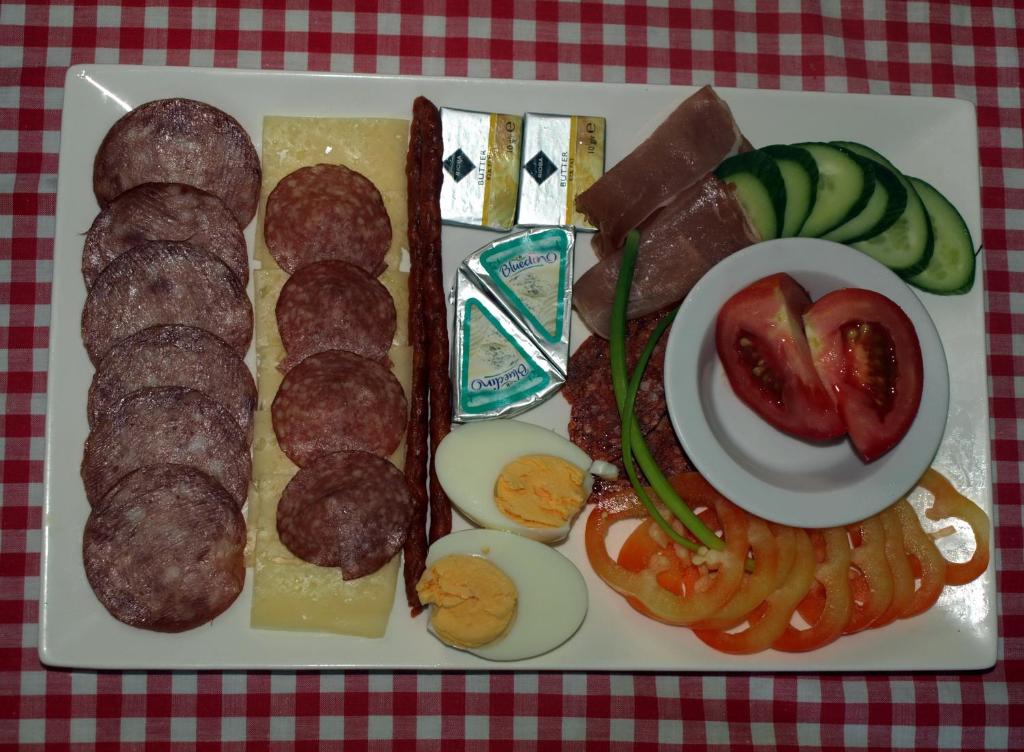 Jídlo v penzionu nebo okolí