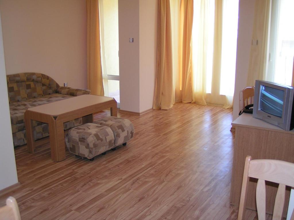 TV a/nebo společenská místnost v ubytování Apart Hotel Hetodon