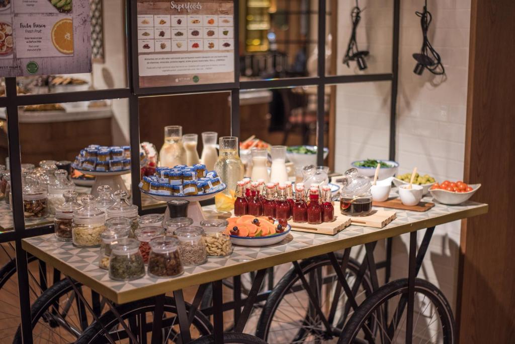 Petit Palace Boqueria Garden - Resim 23