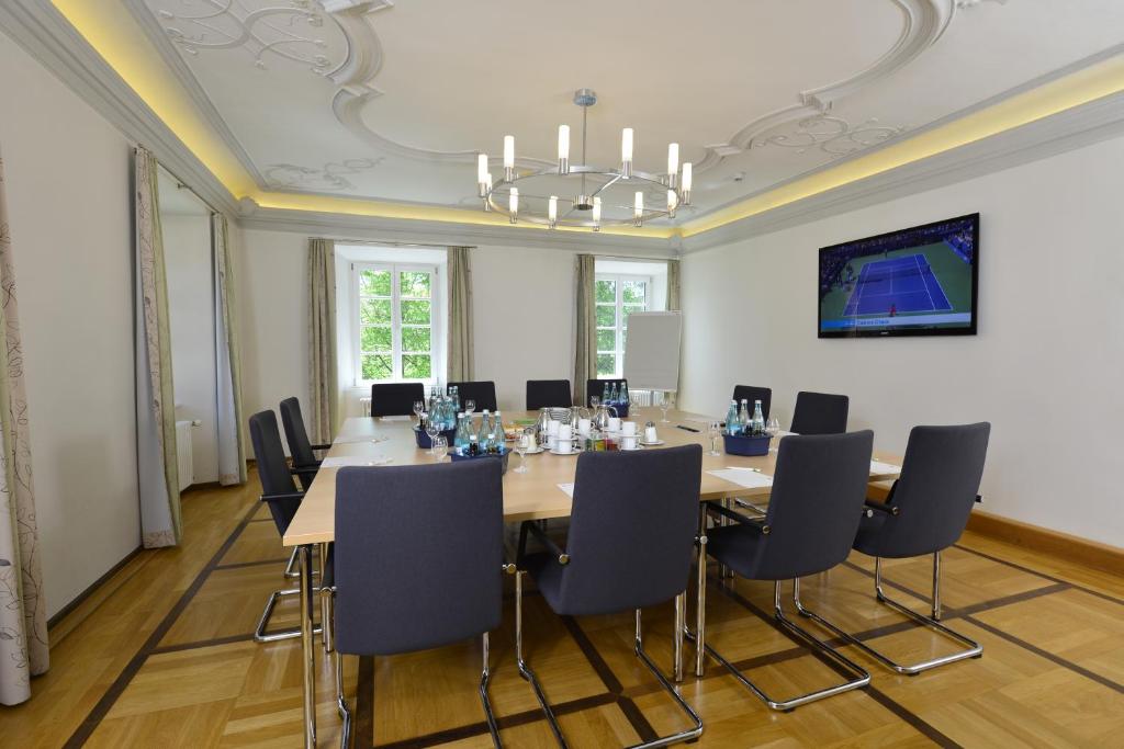 TV a/nebo společenská místnost v ubytování Tagungszentrum Schmerlenbach