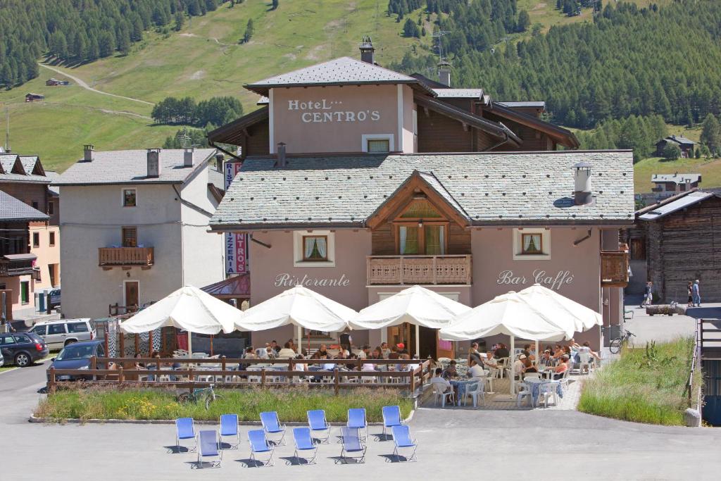 Nespecifikovaný výhled na hory nebo výhled na hory při pohledu z hotelu