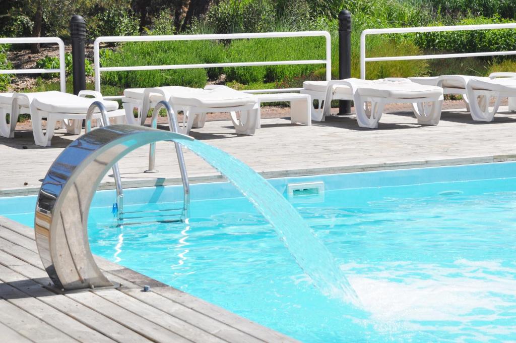 Bazén v ubytování Hotel Bryza Resort & Spa nebo v jeho okolí