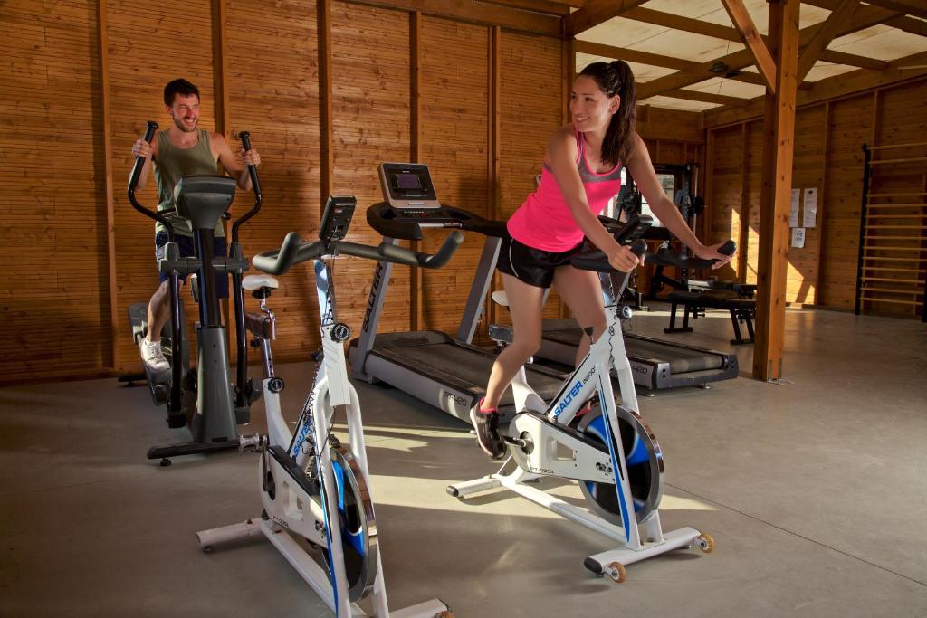 Fitness centrum a/nebo fitness zařízení v ubytování Camping Bon Repós
