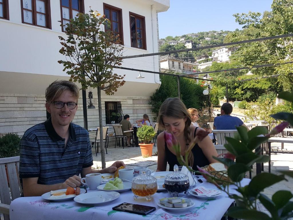 Hotel Gjirokastra - Image 2