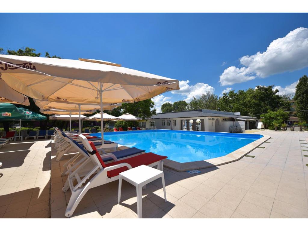 Bazén v ubytování Complex Mediteranean Mamaia nebo v jeho okolí
