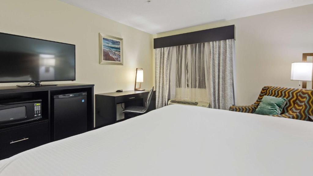 Best Western Mayport Inn and Suites - Zimmer Mit Kingsize-Bett – Barrierefrei