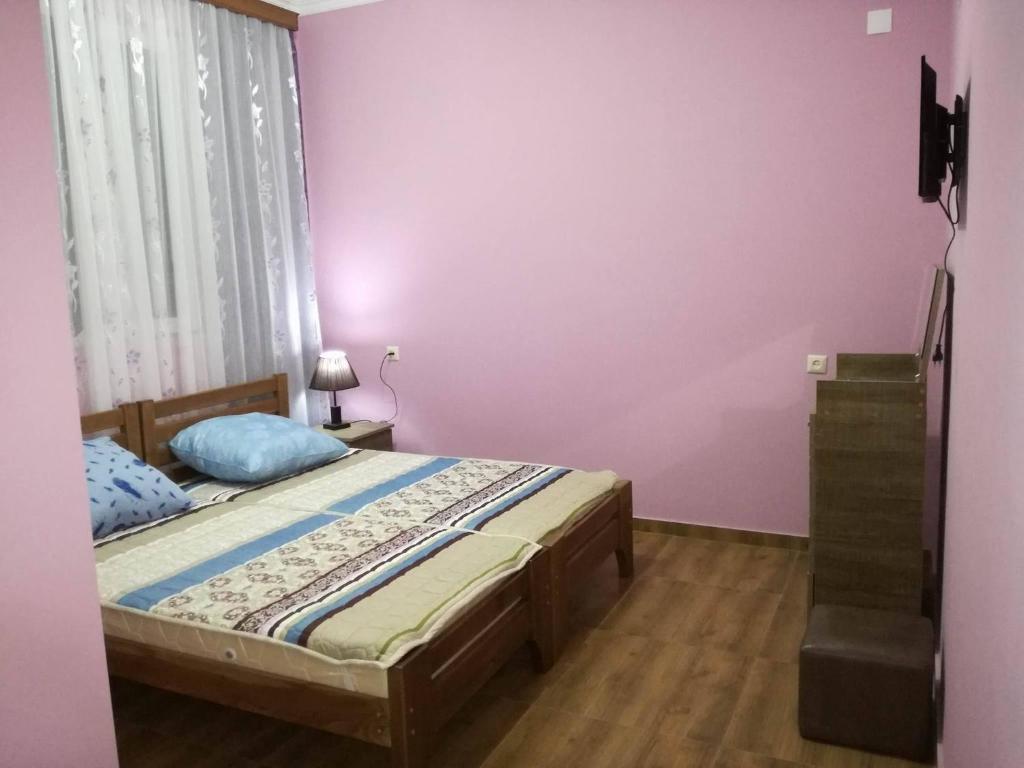 Postel nebo postele na pokoji v ubytování Shekvetili+