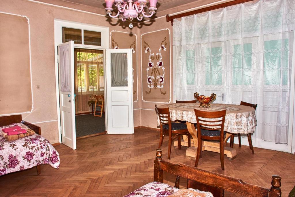 Posezení v ubytování Nukri Guest House