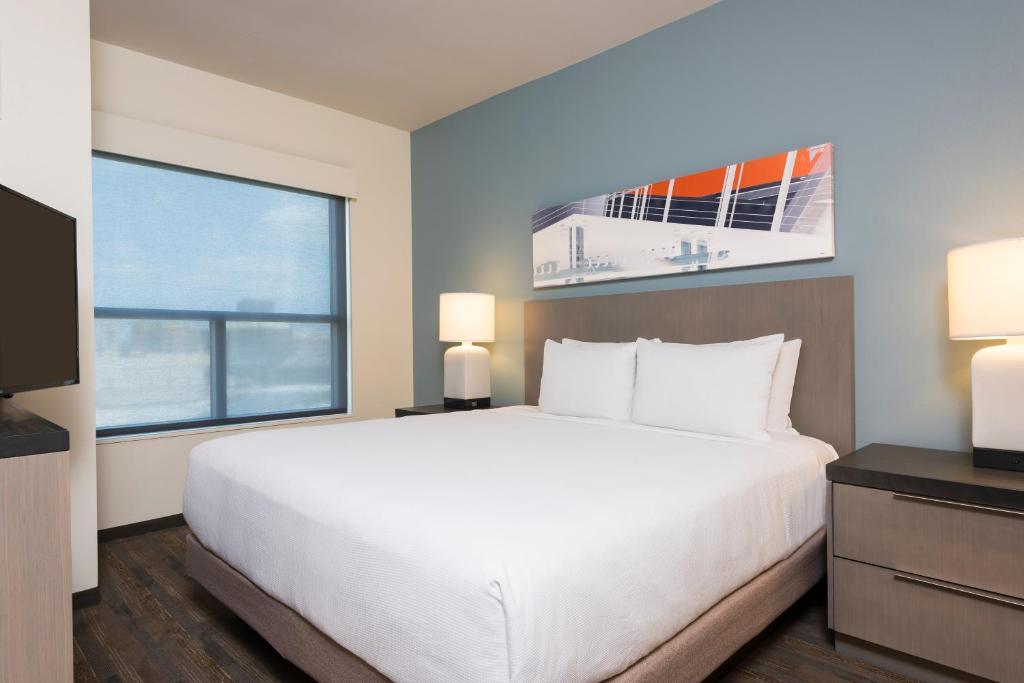 Hyatt House Austin/Downtown - 