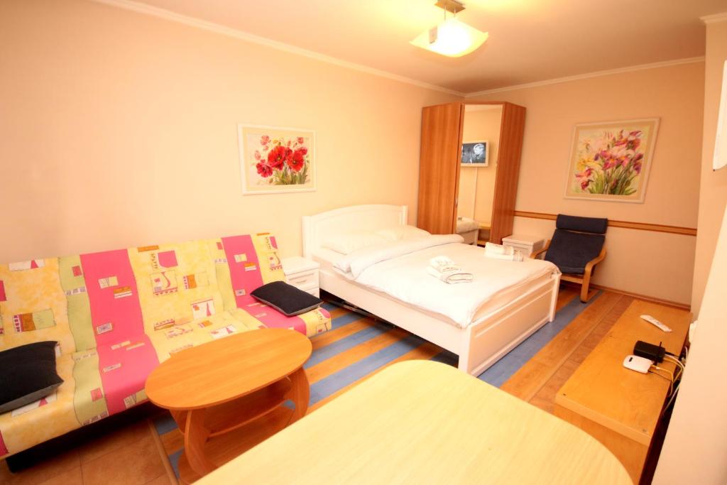 Inn Home Apartments in Kiev Center - Studio-apartment - 8A Ivana Franka Str.
