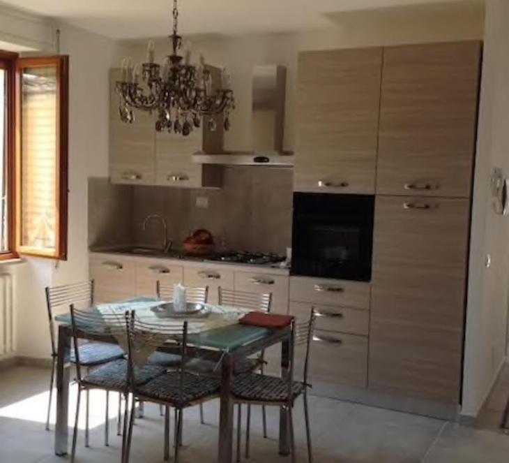 A kitchen or kitchenette at Casa Leo