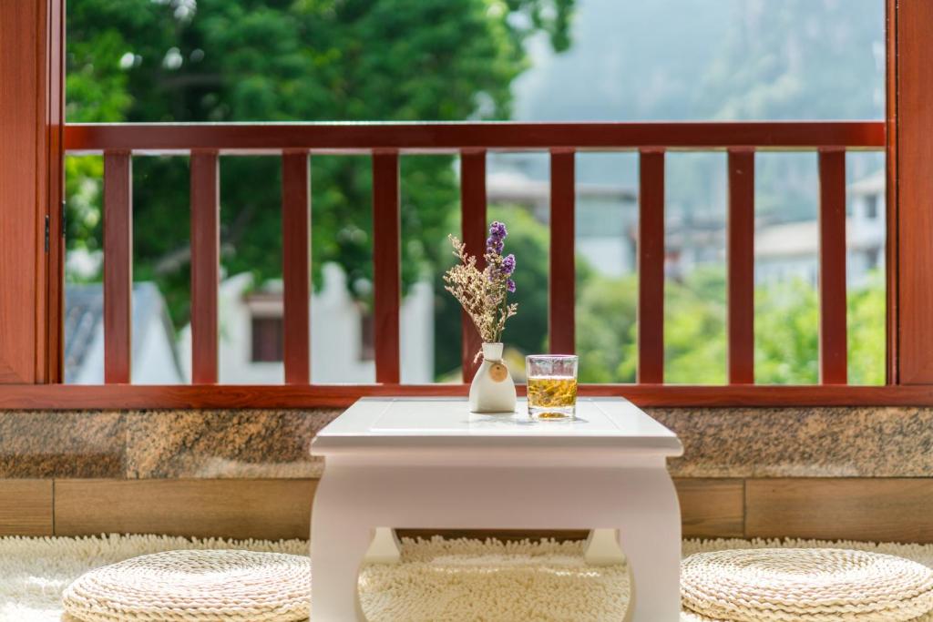 Balkón nebo terasa v ubytování Yangshuo River View Hotel