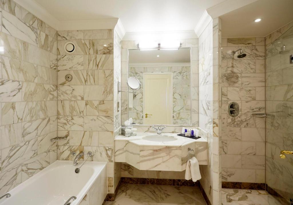 The Celtic Manor Resort - Signature Suite