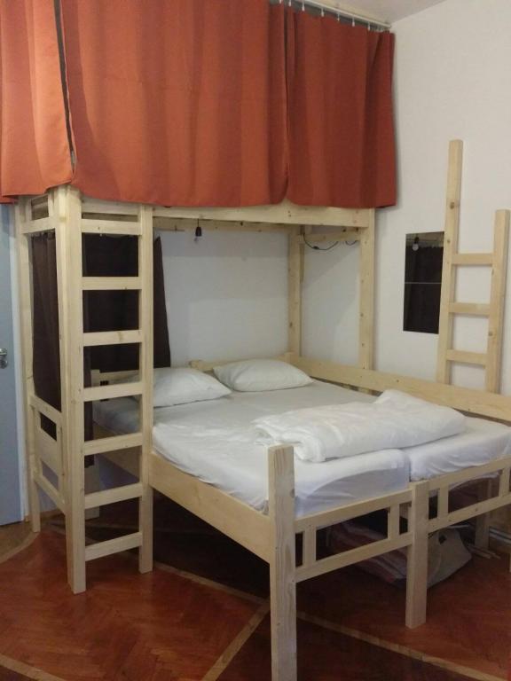Postel nebo postele na pokoji v ubytování Cloud 9 Living