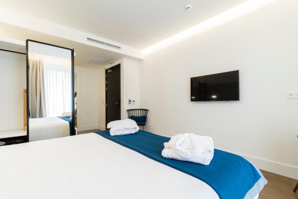 Hotel SANSEbay - Deluxe Family Room Partial Sea View