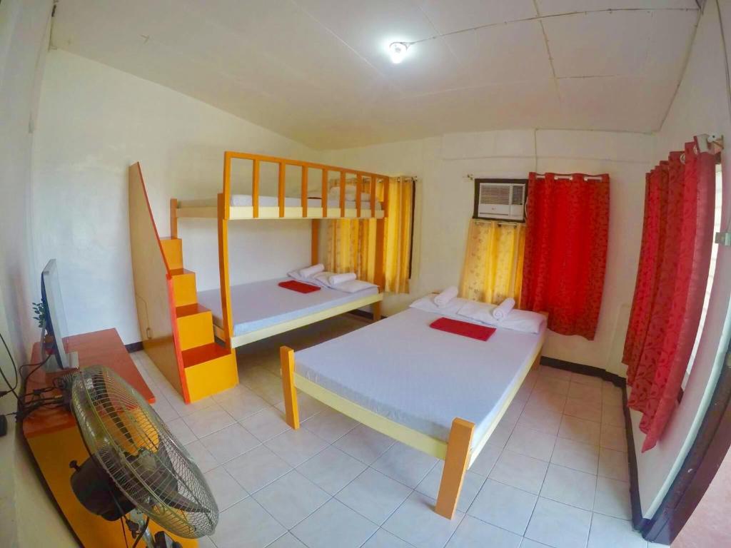 Postel nebo postele na pokoji v ubytování The BIGGIES Inn