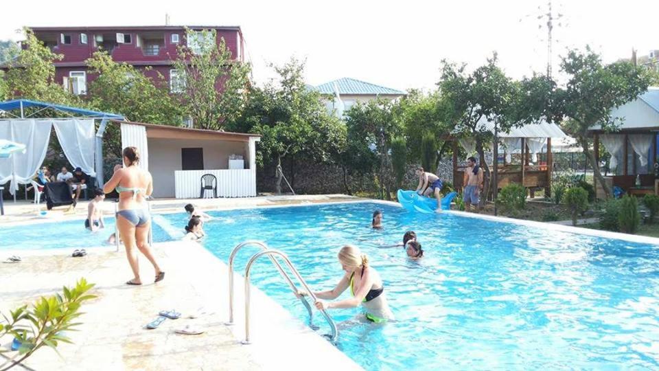 Bazén v ubytování Kvariati Grand Guest House nebo v jeho okolí