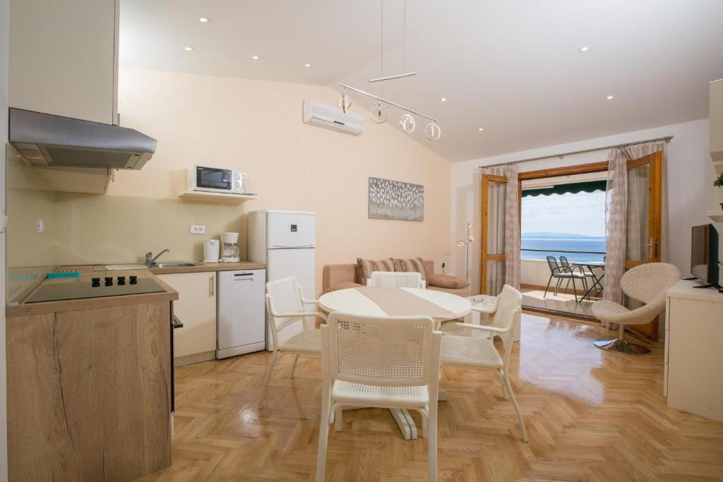 Kuchyňa alebo kuchynka v ubytovaní Apartments Staničić