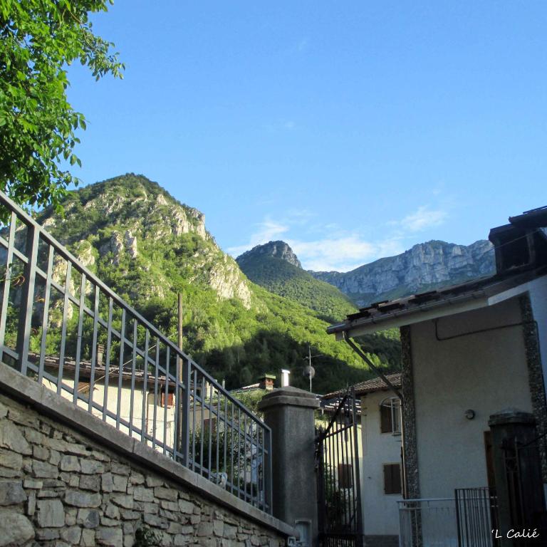 Nespecifikovaný výhled na hory nebo výhled na hory při pohledu z bed and breakfast