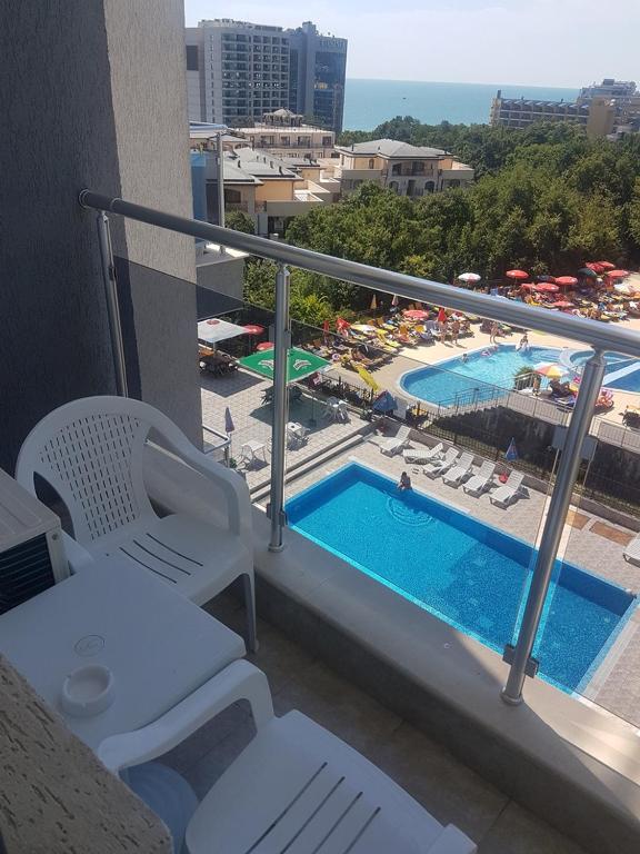 Dilov Apartments in Yalta Golden Sands - Double Room With Sea View With Free Parking