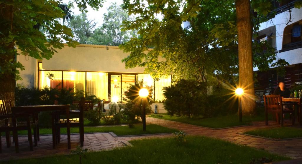 Zahrada ubytování Hotel Sanda