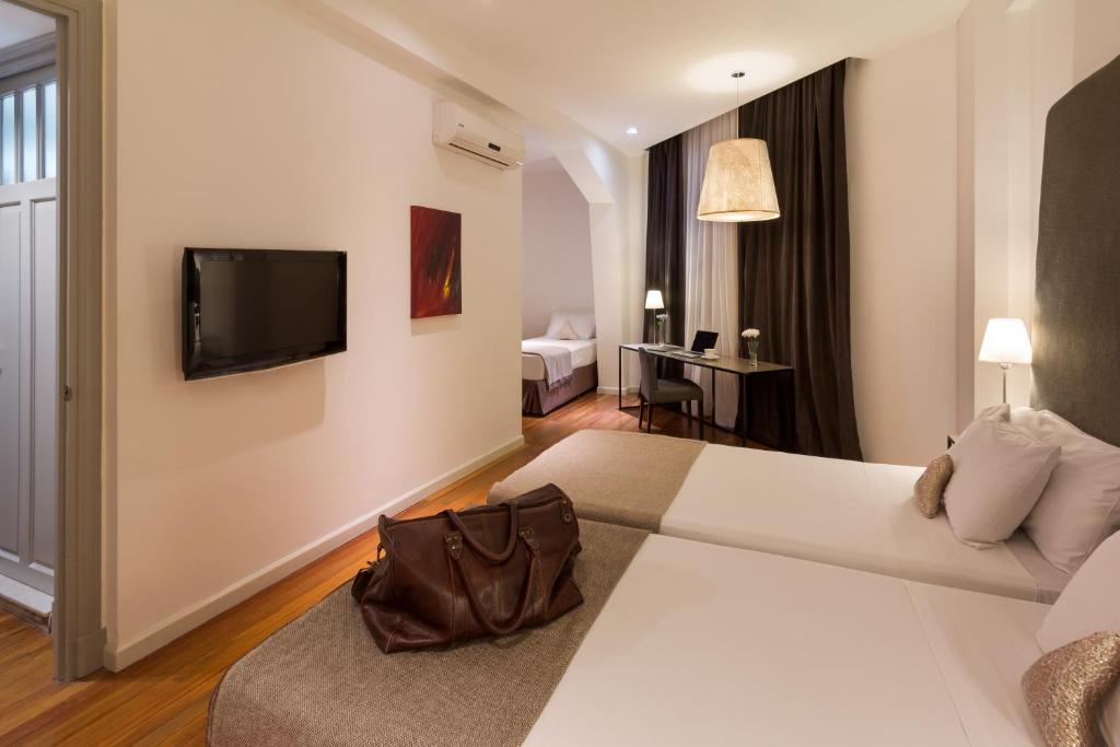 Esplendor by Wyndham Montevideo Cervantes - Suite With 3 Twin Beds