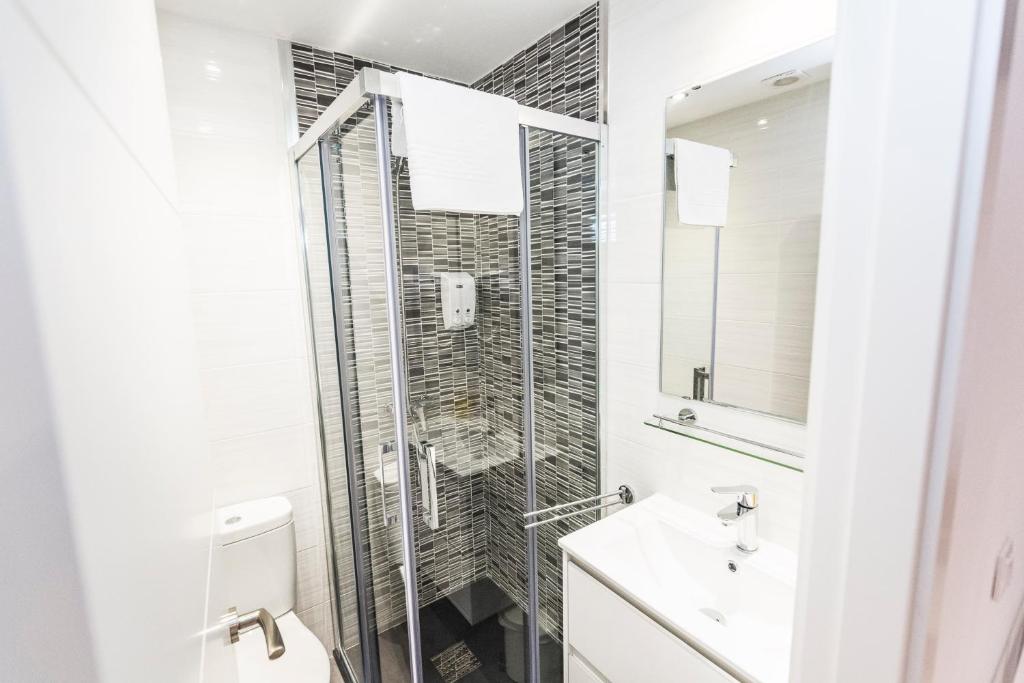 Hostal Viena - Chambre Lits Jumeaux Avec Salle De Bains Privative