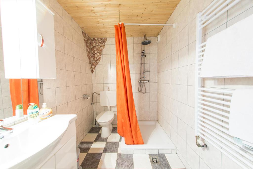 Kúpeľňa v ubytovaní Landgasthof Seyrlberg