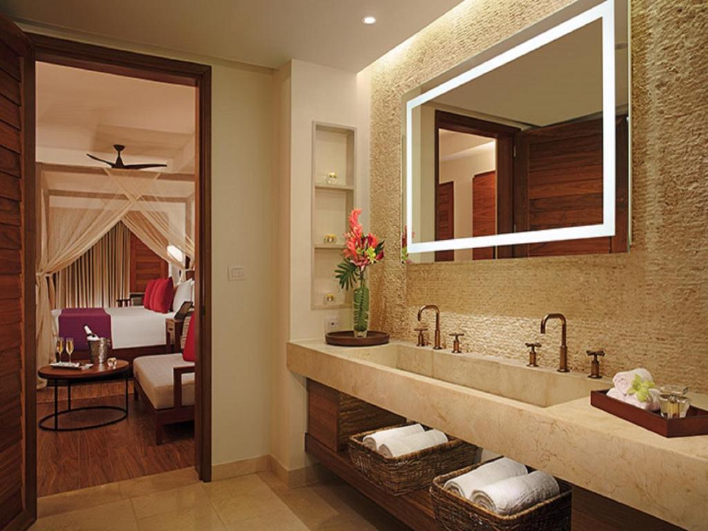 Koupelna v ubytování Secrets Cap Cana Resort & Spa - Adults Only - All Inclusive
