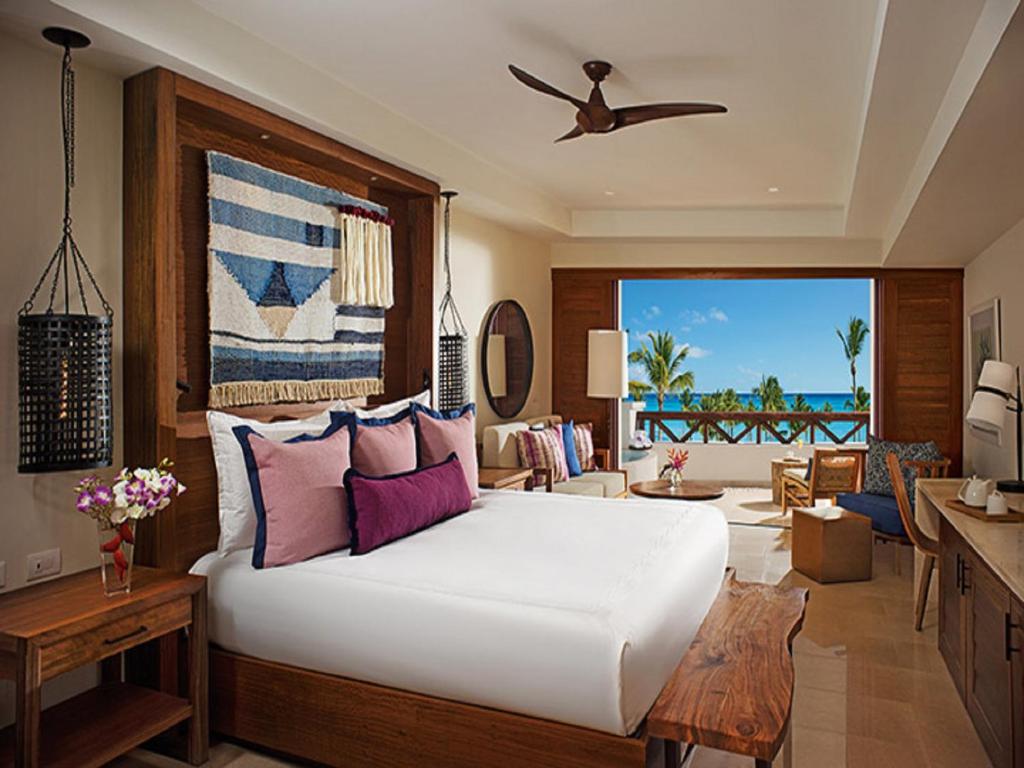 Postel nebo postele na pokoji v ubytování Secrets Cap Cana Resort & Spa - Adults Only - All Inclusive