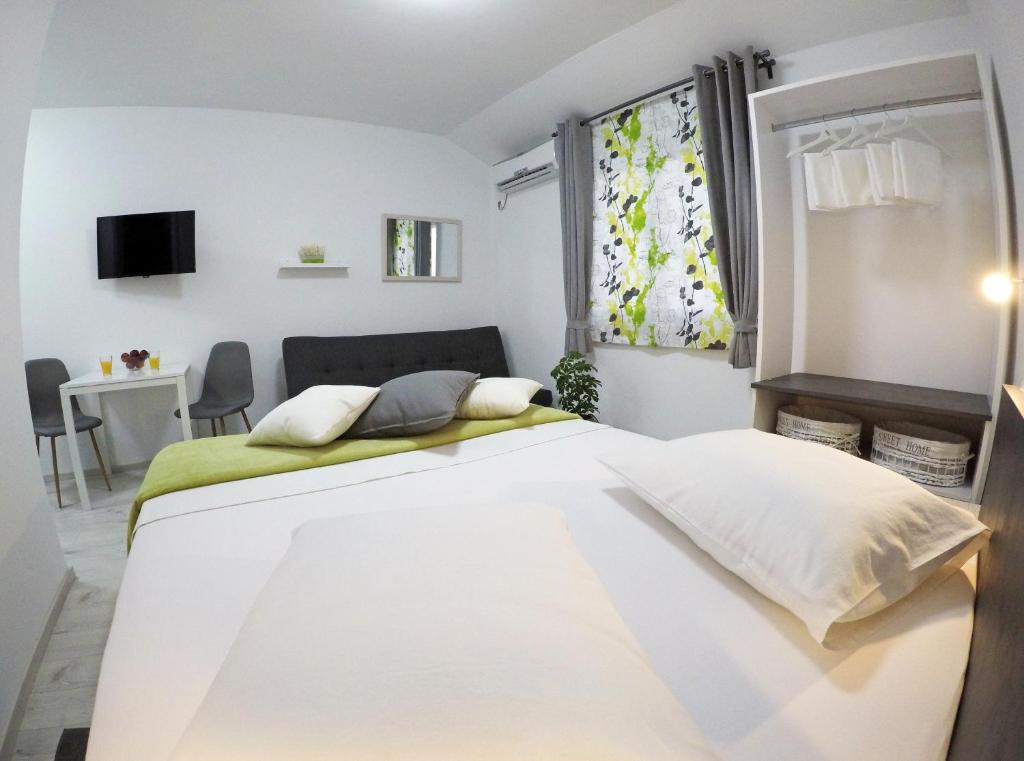 Guesthouse Villa DomeNico, Lozovac (updated prices 2025) - 1