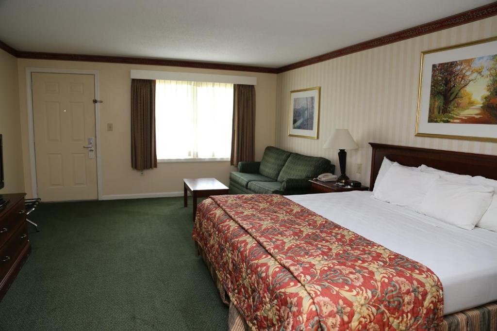 Fairbanks Inn photo