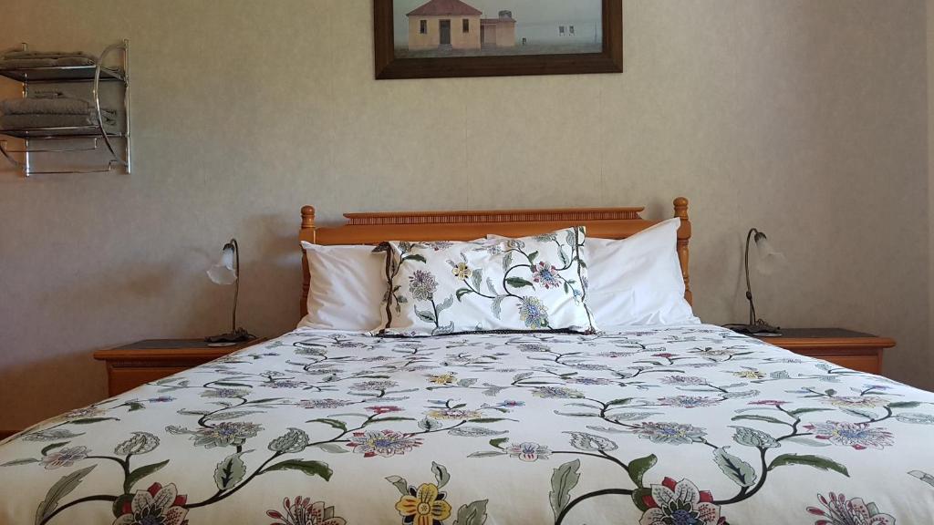 Postel nebo postele na pokoji v ubytování Olde Mill House B&B & Bike2Wine cycle hire