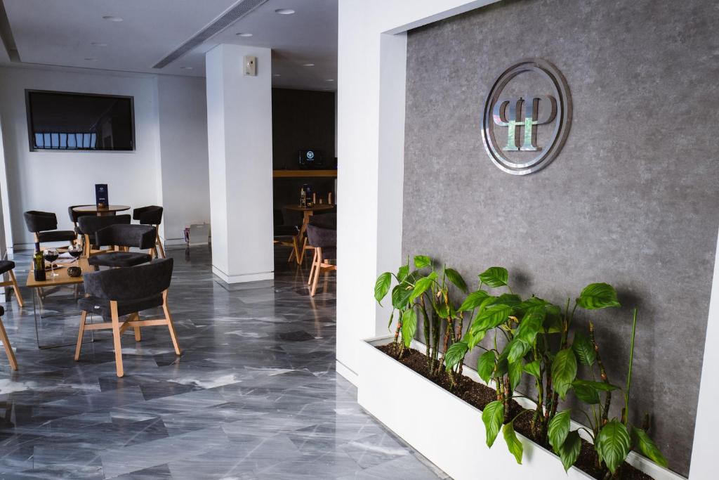 Posezení v ubytování Piraeus Port Hotel