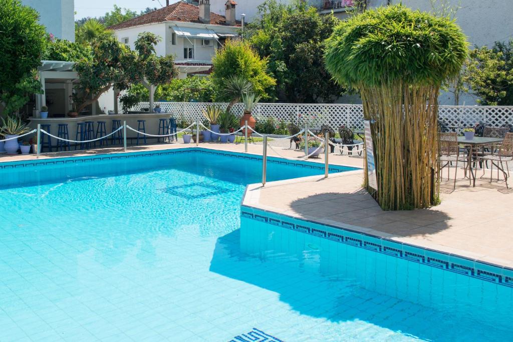 Bazén v ubytování Hotel George nebo v jeho okolí