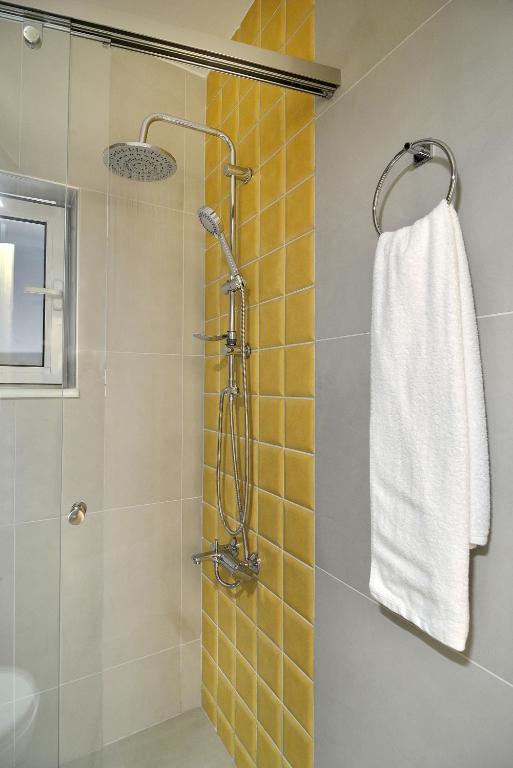 A bathroom at Villa Despina in Kisamos