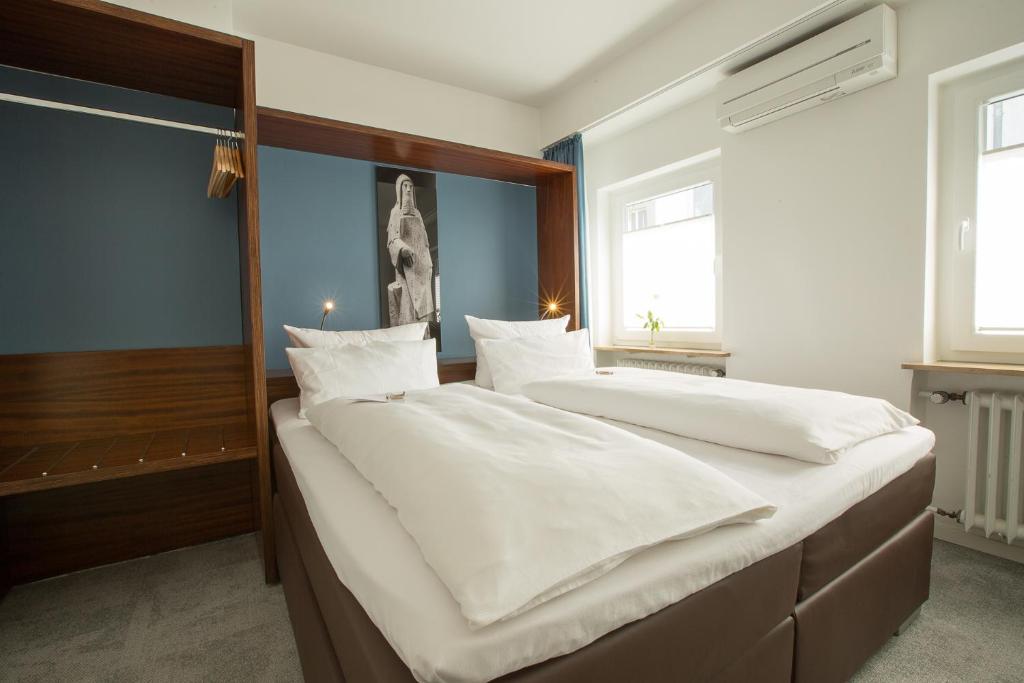 Stern am Rathaus - Resim 16