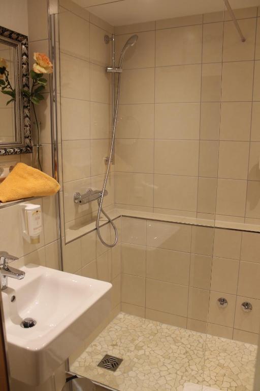 Hotel & Restaurant Grüner Baum - Die Grüne Oase Am Feldberg - 2