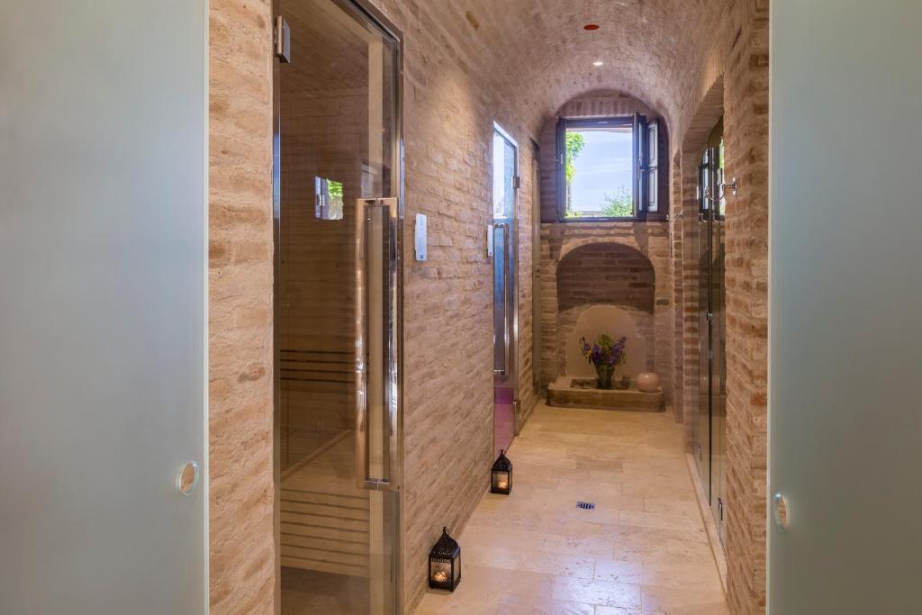 Koupelna v ubytování Borgo Pignano Tuscany