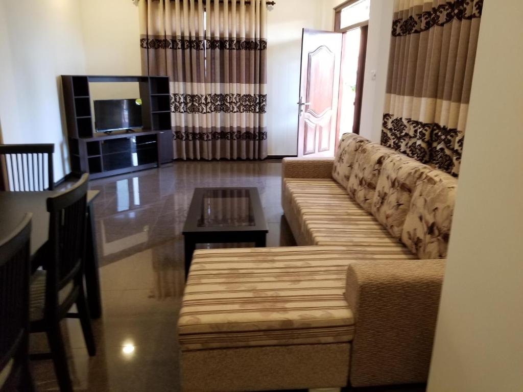 Coral Palm Villa and Apartment - 10