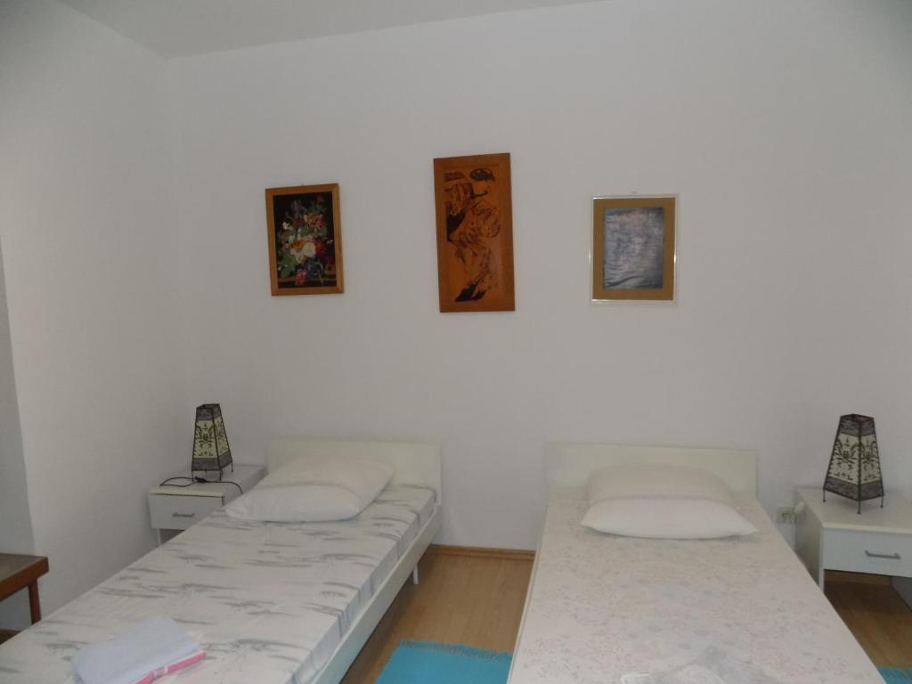 Postel nebo postele na pokoji v ubytování Borovik Guest House