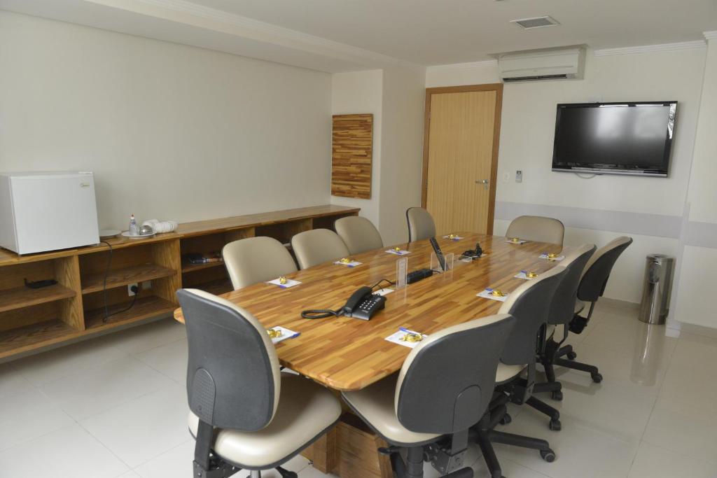  Oitis Hotel