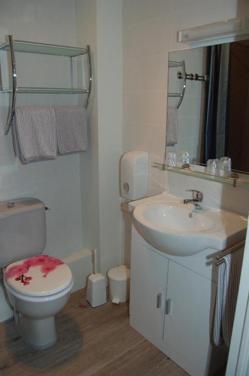 Le Relais des Primeurs LOGIS HOTEL - Triple Room 18