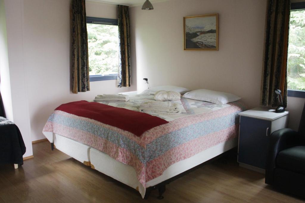 Postel nebo postele na pokoji v ubytování Guesthouse Svartiskógur Egilsstaðir