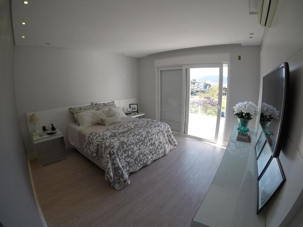  Casa 4 suites Jurere Internacional
