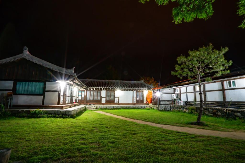 Zahrada ubytování Guesthouse Nabiya