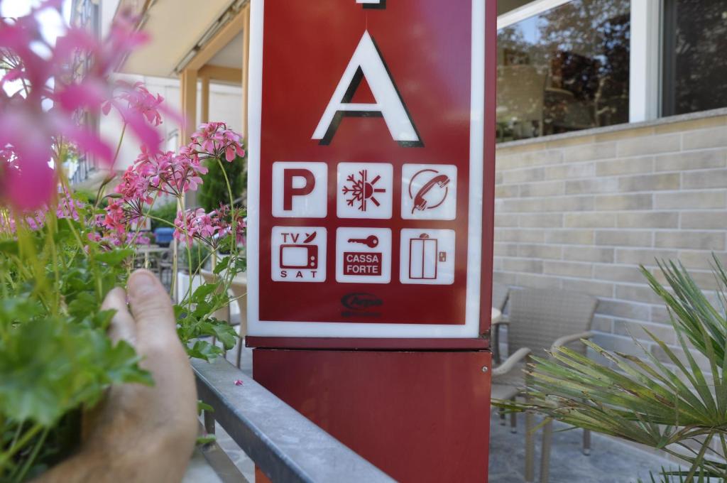 Certifikát, hodnocení, plakát nebo jiný dokument vystavený v ubytování Albergo Larenzia