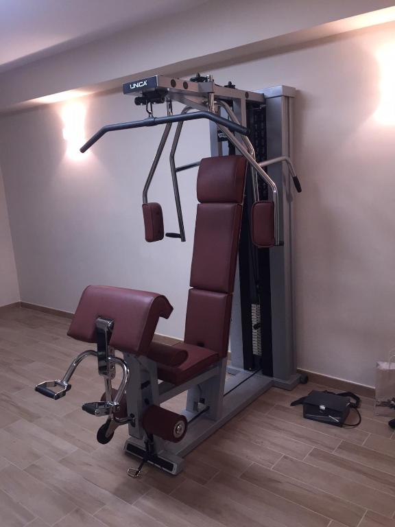 Posilňovňa alebo fitness centrum v ubytovaní Hotel Bruman