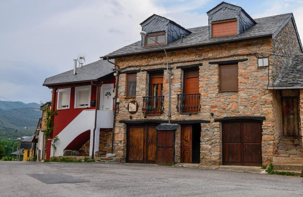 Budova, v ktorej sa dovolenkový dom nachádza